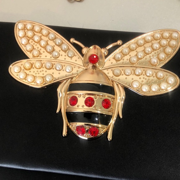 Host pick🎉🎉Gorgeous evening clutch by viviglam ❤️🌹❤️🌹 - Picture 6 of 8